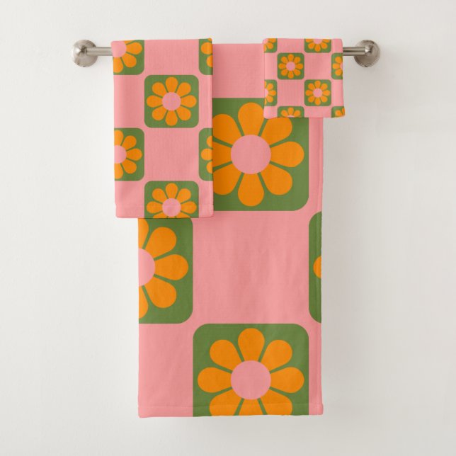 Cute Retro Hippie Flower Checkerboard Pink Green  Bath Towel Set (Insitu)