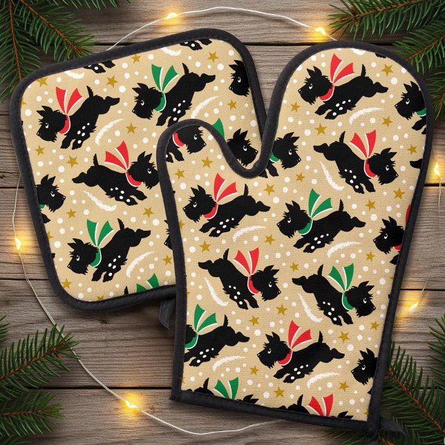 Cute Scottie Dog Snow Pet  Gold Christmas Oven Mitt & Pot Holder Set (Creator Uploaded)