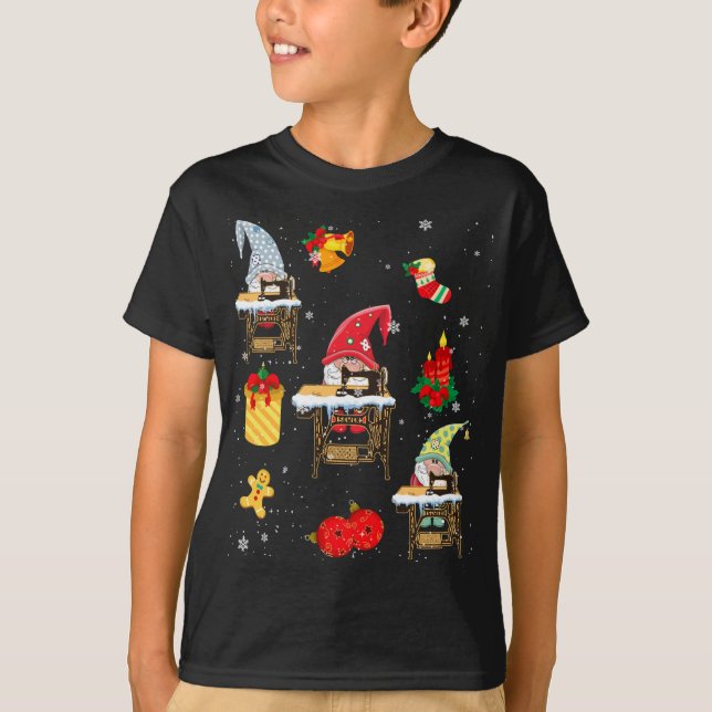 Cute Sewing Gnomes Funny Christmas Gnomes Sewing Q T-Shirt (Front)