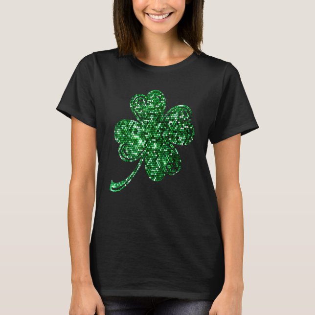 Cute Shamrock St Patricks Day Irish Pattern T-Shirt (Front)