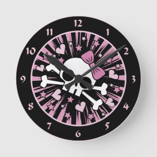 Cute Skull and Crossbones Round Clock