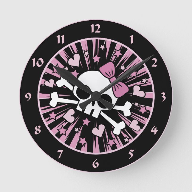 Cute Skull and Crossbones Round Clock (Front)