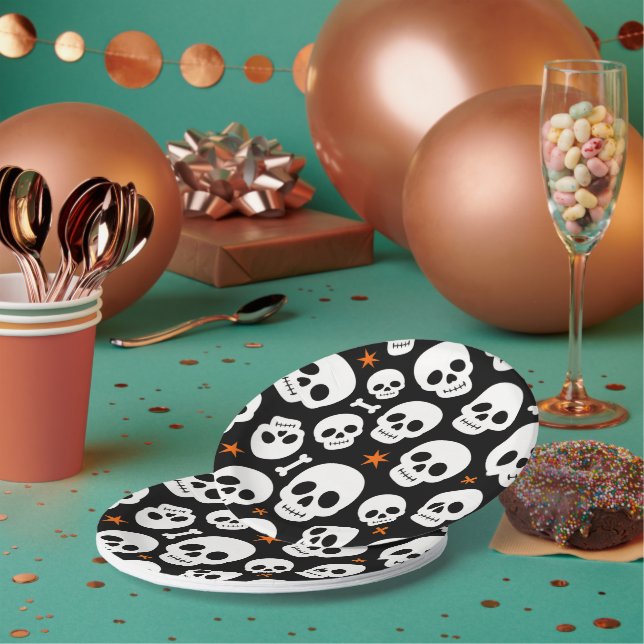 Cute Skull Halloween Spooky Pattern Paper Plates (Multi)
