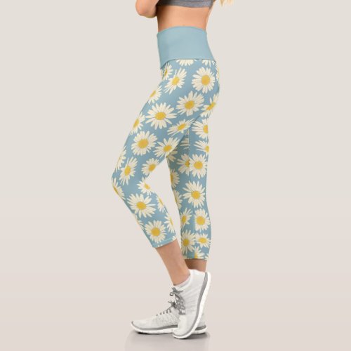 Cute Sky Blue And White Floral Daisy Capri Leggings