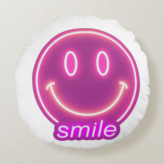 Cute Smiling Face Pillow – Cheerful Home Decor”