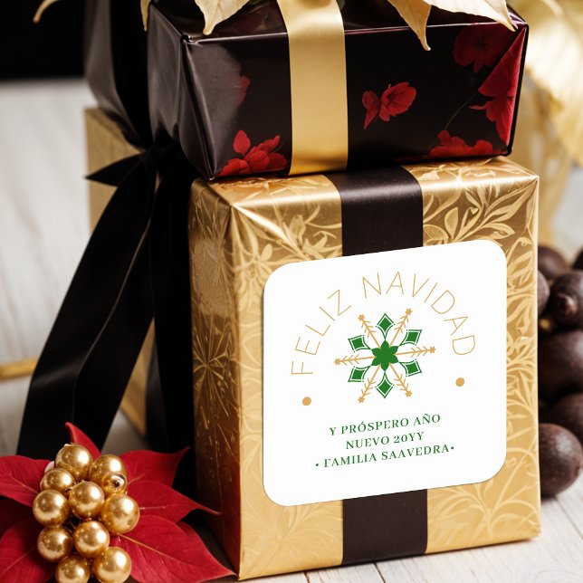 Cute Sophisticated Gold & Green Snowflake Spanish Square Sticker (Cute Sophisticated Faux Golden & Green Snowflake Christmas Winter Square Stickers in Spanish.)