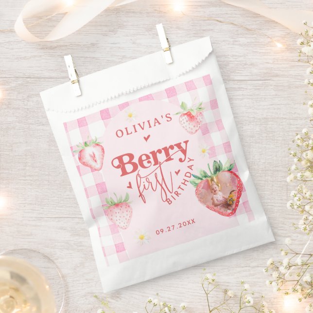 Cute Strawberry Daisy Berry First Photo Brithday Favor Bag (Clipped)