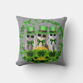 Cute Three Cats St Patrick Gift Kitty Kitten Irish Throw Pillow