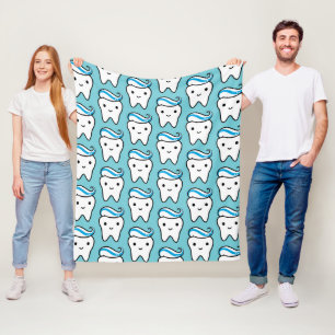 Cute Tooth with Toothpaste Pattern Fleece Blanket