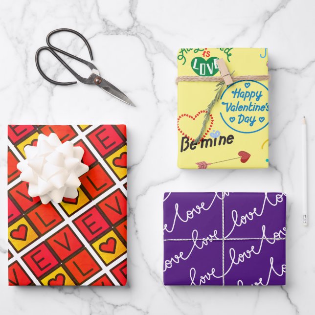 Cute Valentine's Day gift Wrapping Paper Sheets (Front)