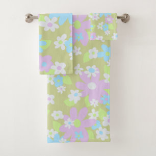 Cute vintage 60s flowers on moss bath towel set