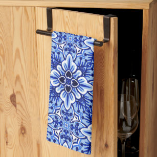 Cute Vintage Dutch Delft Blue Floral Pattern Towel