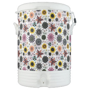 Cute vintage seamless flowers pattern beverage cooler