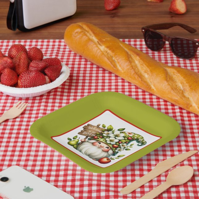 Cute welcome garden party gnome paper plates (Picnic)