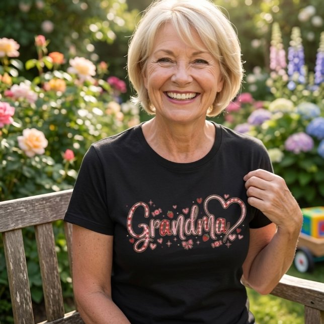 Cute, whimsical and warm Grandma T-Shirt (Creator Uploaded)