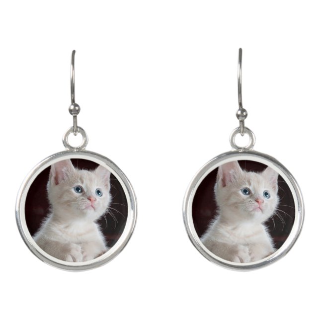 Cute white kitten earrings (Front)