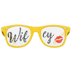 CUTE! 😎 Wifey Sunglasses – Fun Kiss Lips Lens