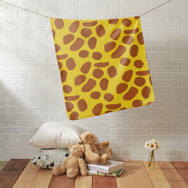 Cute yellow giraffe skin seamless pattern baby blanket (In Situ)