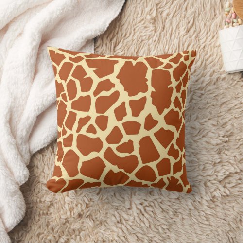 Cutes pillows with giraffe pattern