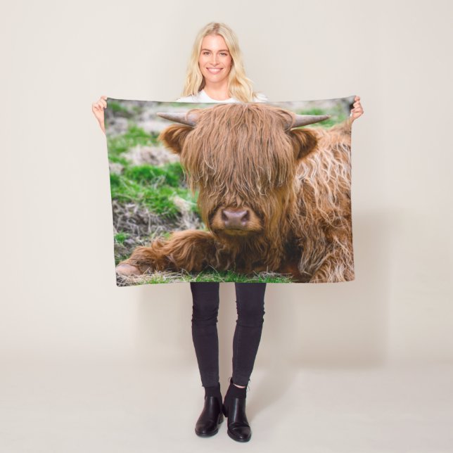 Cutest Baby Animals | Highland Cow Calf Fleece Blanket (In Situ)