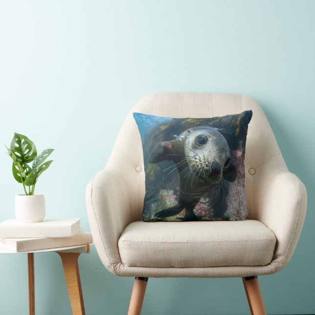 Cutest Baby Animals | Underwater Cape Fur Seal Throw Pillow (Chair)