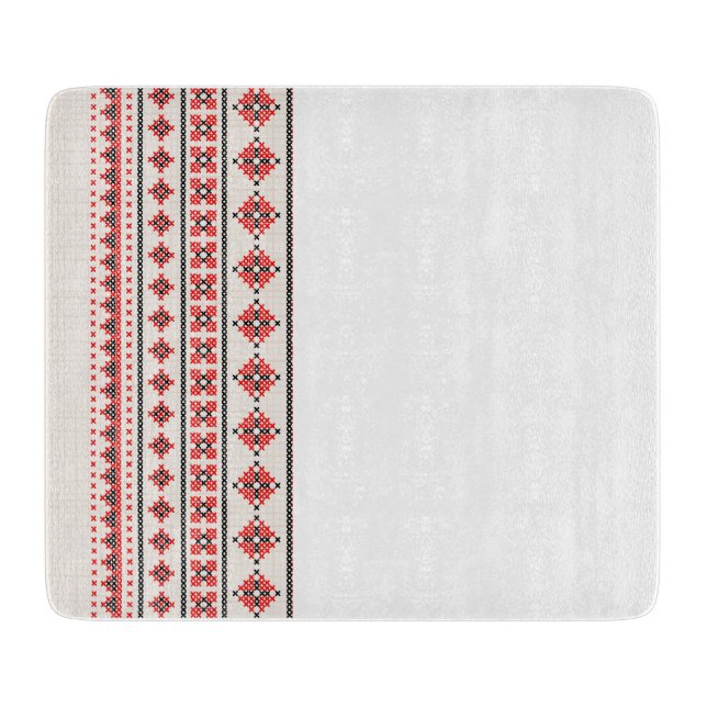 Cutting board with Ukrainian ornament.  (Front)