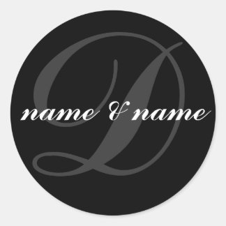 "D" monogram label