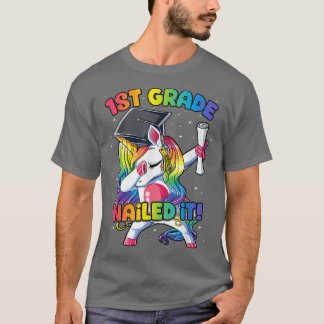 Dabbing 1st Grade Unicorn Graduation Class Of 2022 T-Shirt