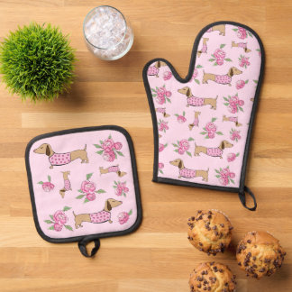 Dachshund Love & Hearts Oven Mitt & Pot Holder Set