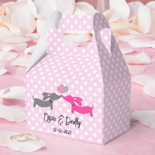 Dachshund Love Wedding Kiss Personalize  Favor Boxes (Wedding)