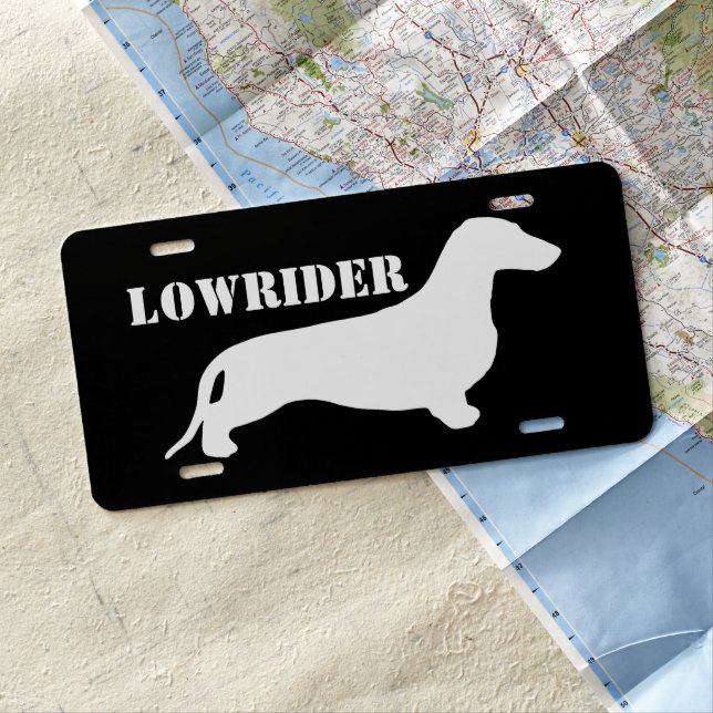 Dachshund silhouette white + your ideas license plate (In Situ)