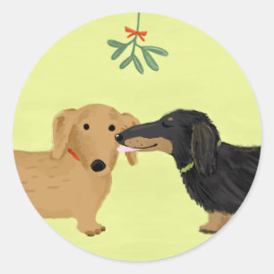 Dachshunds Mistletoe Kiss   Christmas Wiener Dogs Classic Round Sticker