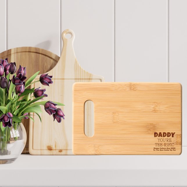 Daddy The Best Golfer By Par Engraved Engraved Cutting Board (Close Up)