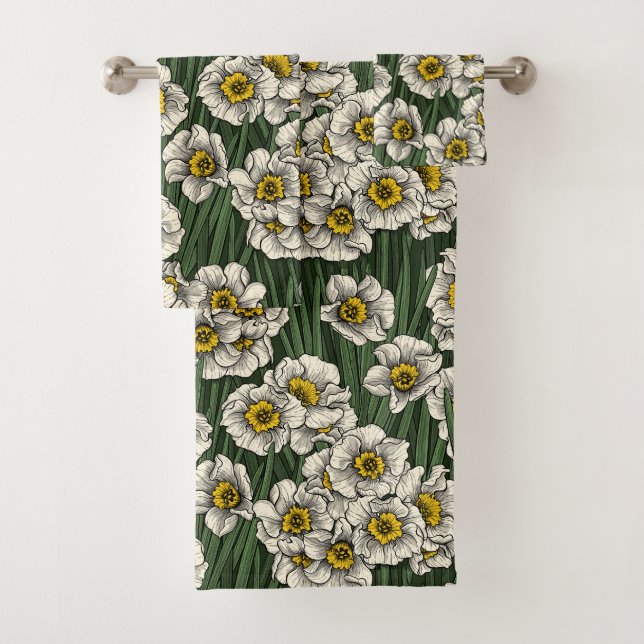 Daffodil garden bath towel set (Insitu)