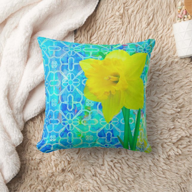 Daffodil Throw Pillow (Blanket)