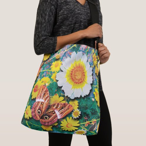 Daisies May Crossbody Bag