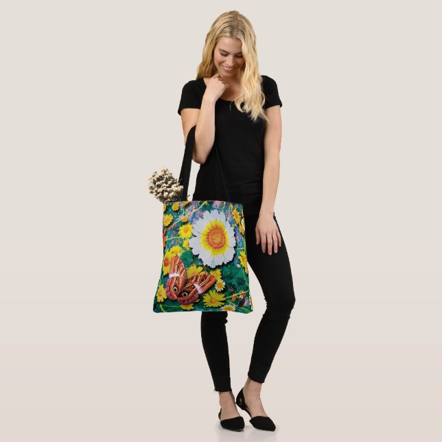 Daisies May Tote Bag (On Model)