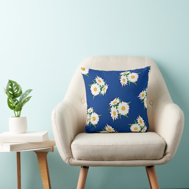 Daisies, oh daisies,  throw pillow (Chair)