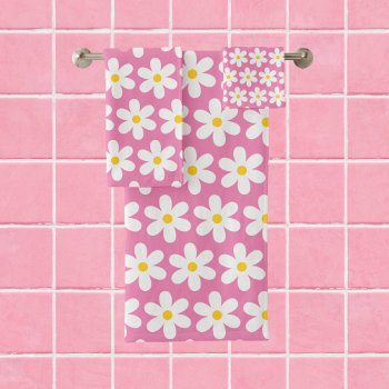 Daisies Retro Floral Pattern White Pink Bath Towel Set by HasCreations at Zazzle