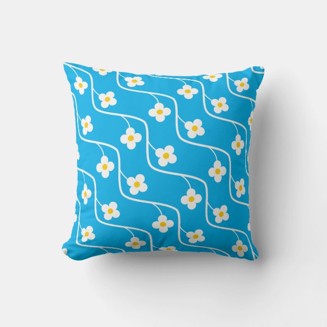 Daisies Throw Pillow (Front)