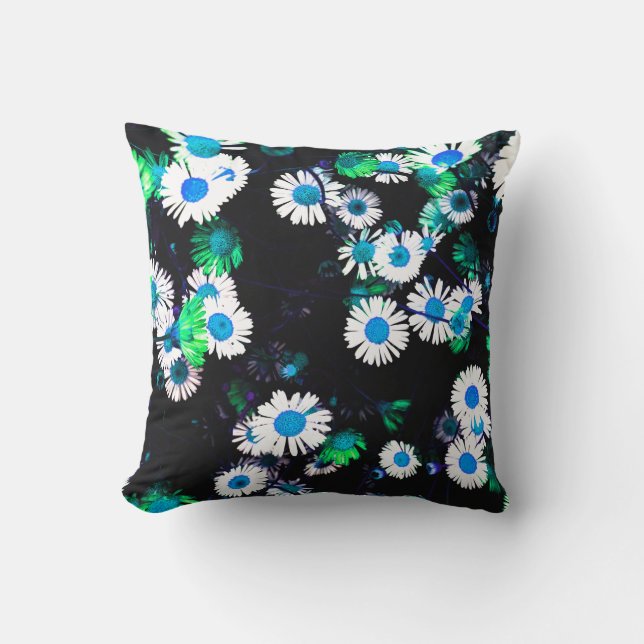 daisies throw pillow (Front)