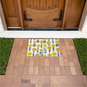 Daisy doodles  in yellow and black doormat