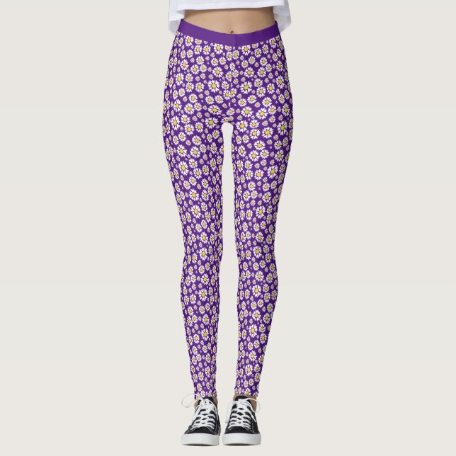 Daisy Flower Pattern On Trendy Purple Background Leggings (Front)