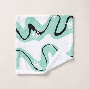 Daisy Groove in Mint Green, Black and White Bath Towel Set