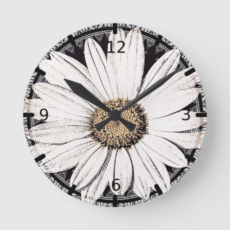 Daisy Mae Round Clock