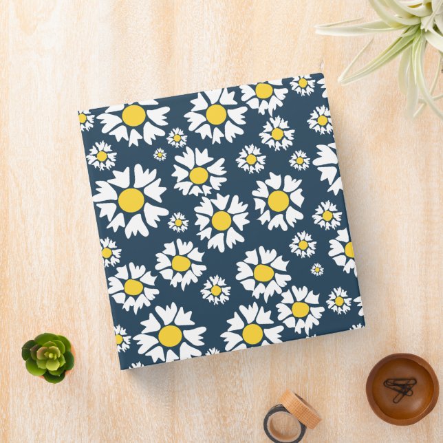 Daisy Pattern, Floral Pattern, White Daisies 3 Ring Binder (In Situ)
