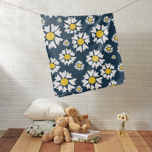 Daisy Pattern, Floral Pattern, White Daisies Baby Blanket (In Situ)