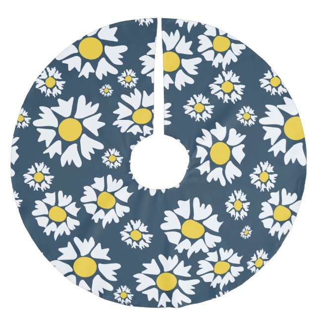 Daisy Pattern, Floral Pattern, White Daisies Brushed Polyester Tree Skirt (Front)