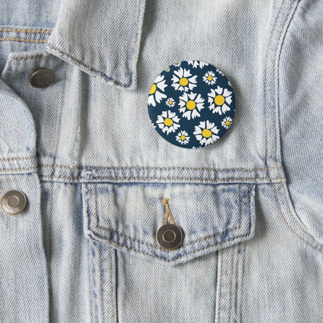 Daisy Pattern, Floral Pattern, White Daisies Button (In Situ)