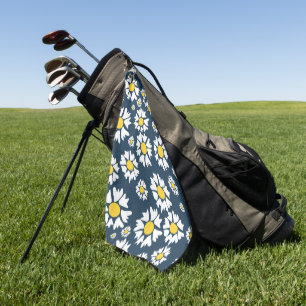 Daisy Pattern, Floral Pattern, White Daisies Golf Towel